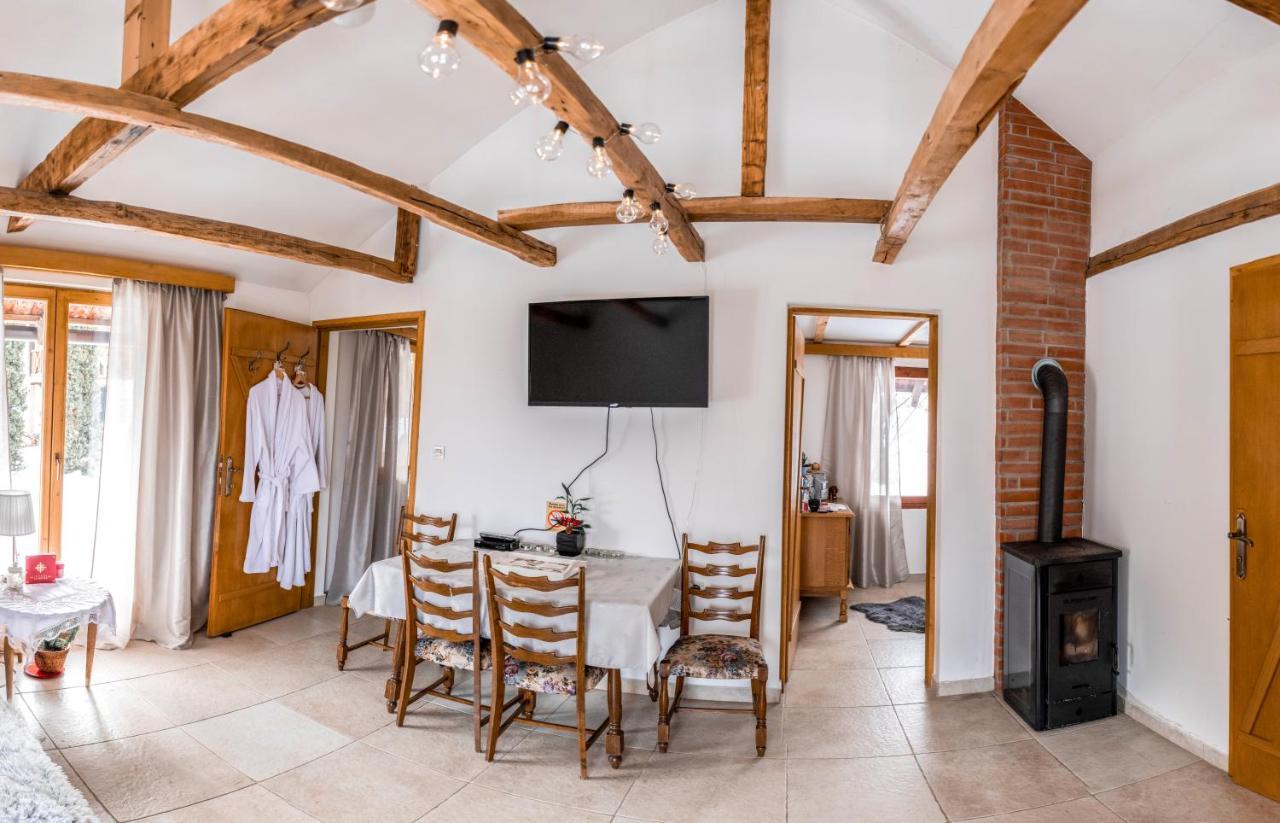 Apartmani Lunija Gornji Milanovac Buitenkant foto