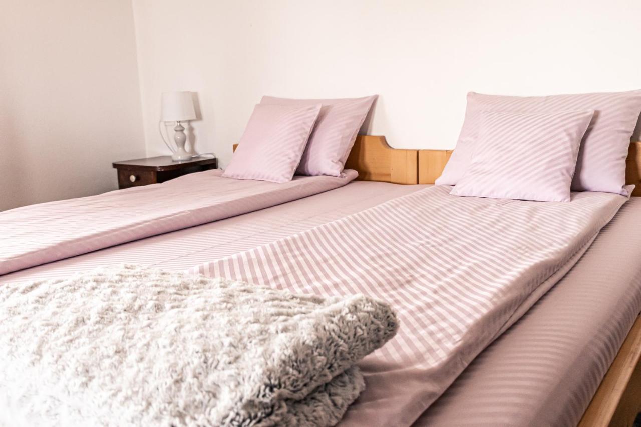 Apartmani Lunija Gornji Milanovac Buitenkant foto